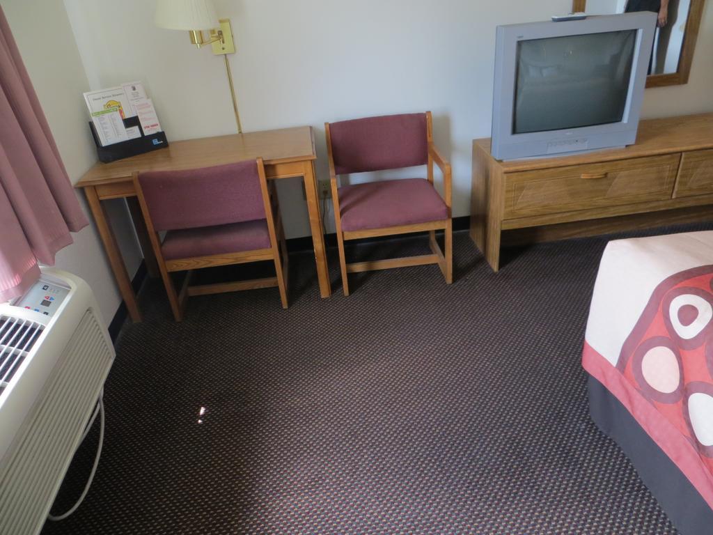 Hotel Super 8 By Wyndham Du Quoin Habitación foto