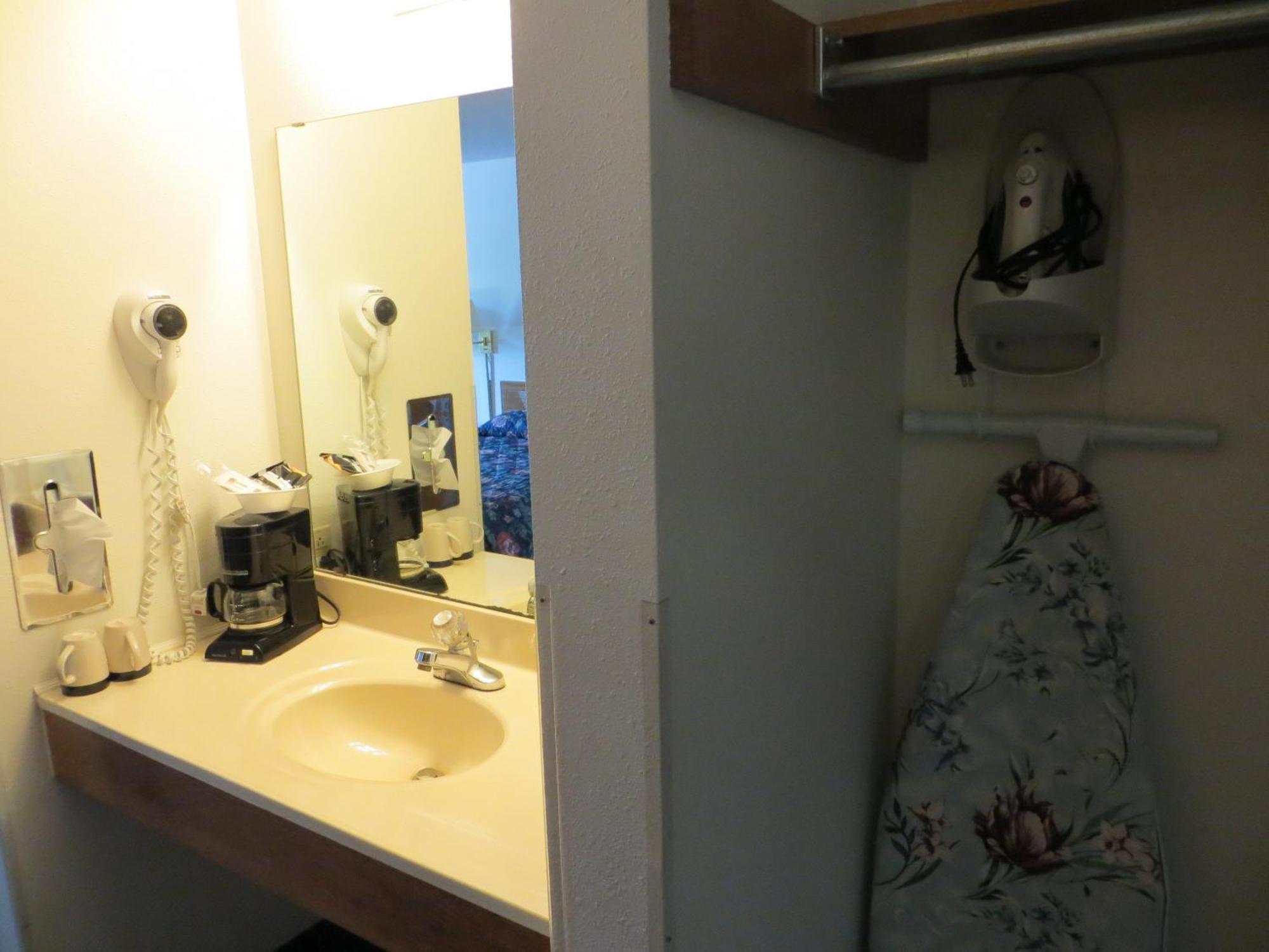 Hotel Super 8 By Wyndham Du Quoin Habitación foto